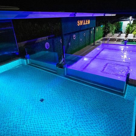Hotel Smile 코불레티 외부 사진