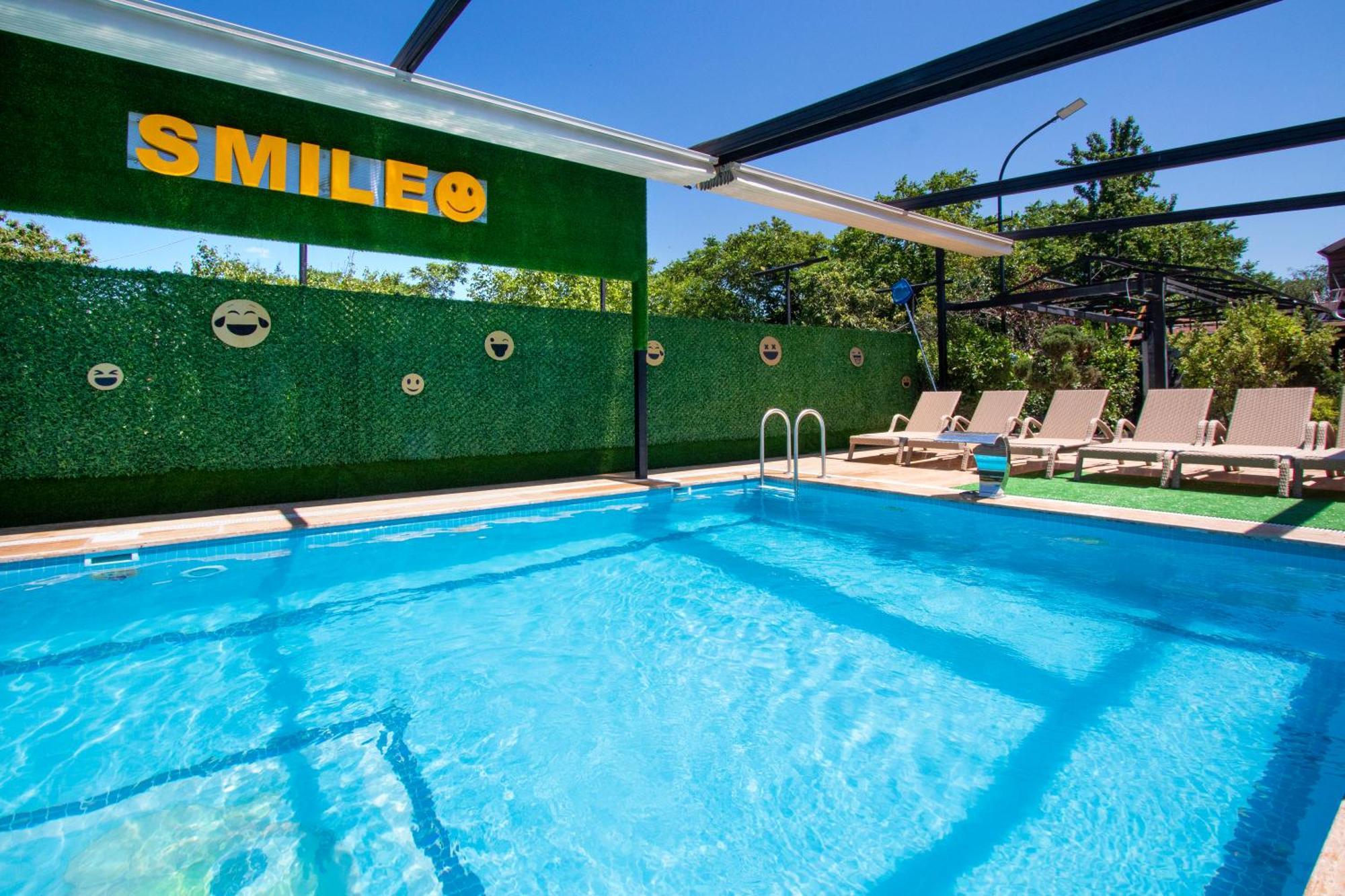 Hotel Smile 코불레티 외부 사진