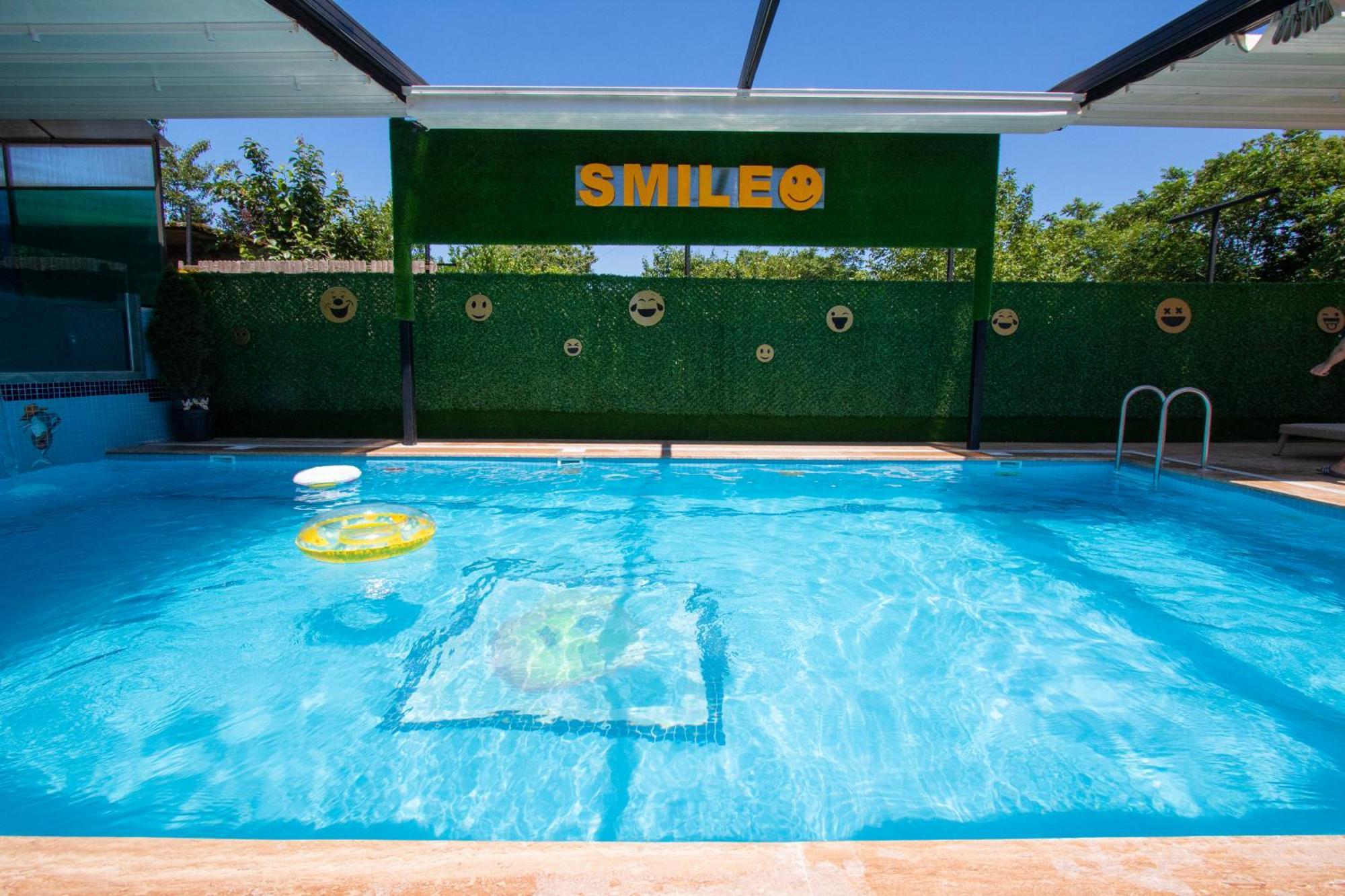 Hotel Smile 코불레티 외부 사진